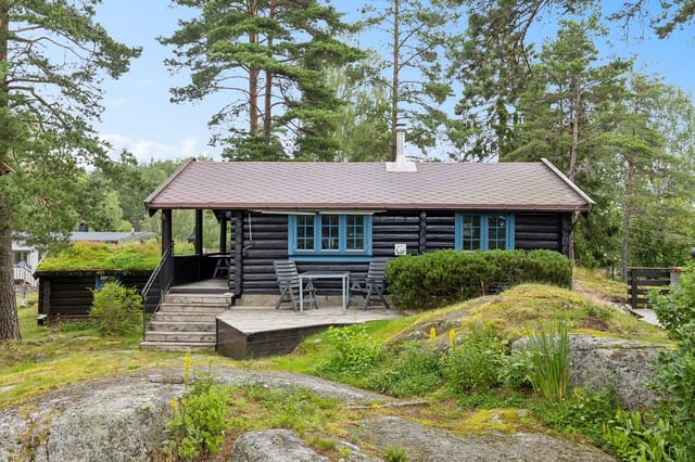 Welcome to Sulerudveien 184 - a cozy cabin complex with peaceful and idyllic location - Sunny, secluded and great view over Lysern - Boat place - Electricity* - Road access