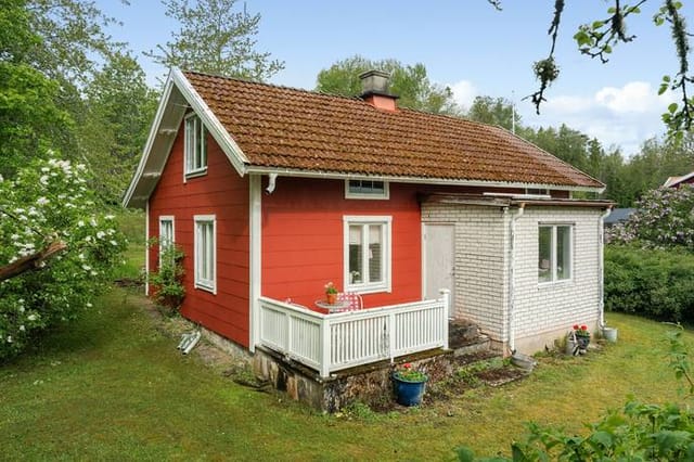 Front view of the house and garden