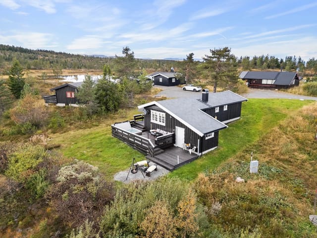 Welcome to the attractive address Blestølslepa 27 - centrally located in popular Blefjell South.