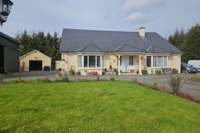 Bungalow on c. 3.73 Acres, Rusheen, Cloonelt, Castlerea, Co. Roscommon, F45RV08