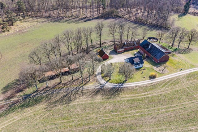 Exterior view of the country home and grounds