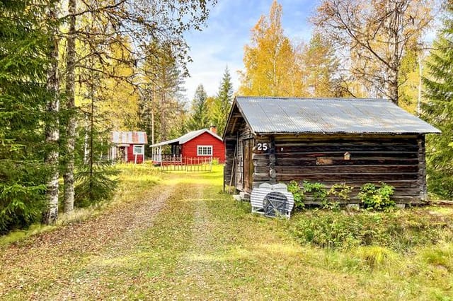 Cottage exterior view