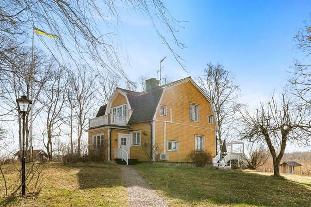 Front view of the villa