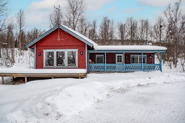 Exterior view of the cabin