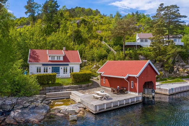 Welcome to Stampen 2! Southern Norway idyll with cabin, boathouse, and private dock!