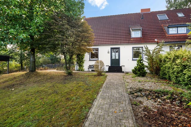 Front view of Emslandstrasse 56
