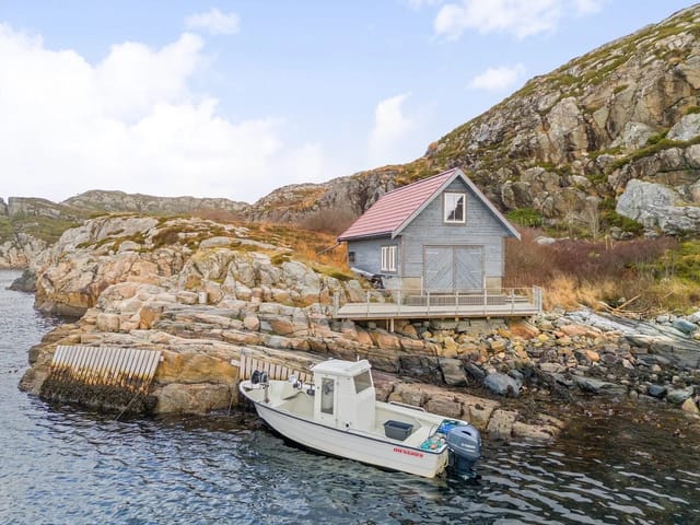 Welcome to a beautiful boathouse at Angeltveit - Presented by Eiendomsmegler Vest by Jon-Olav Synnestvedt.