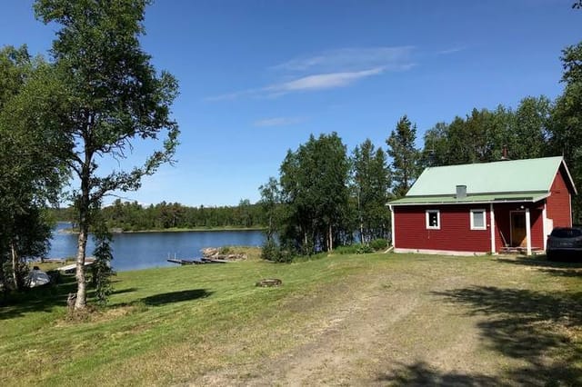 Exterior view of the cabin and lot