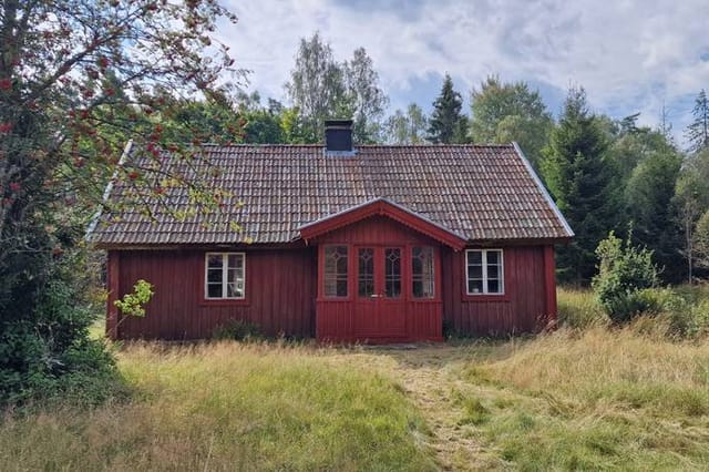 Front view of the country home