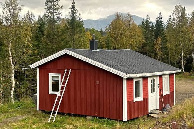 Cottage exterior view