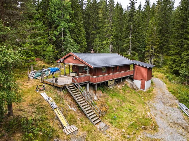 Welcome to Grenskogveien 911! A practical cabin with a secluded location in beautiful Vassås, Sigdal!
