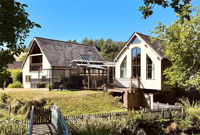 Front view of the property