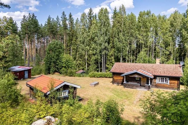 Main cabin exterior