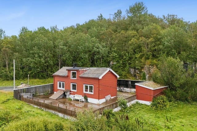 Welcome to Skardsøya and Lesundvegen 1047!