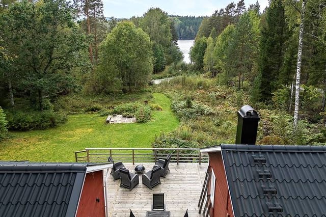 Exterior view of the main cottage and garden