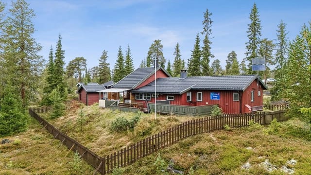Cozy cabin at Bjønnåsen with ample space and a beautiful location in scenic surroundings.