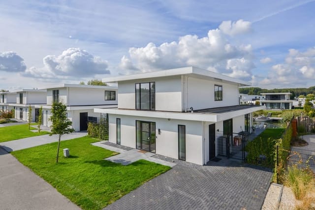 Front view of Villa Water