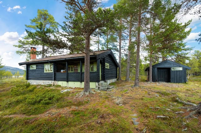 Front view of the cabin at Krokbekkvegen 108