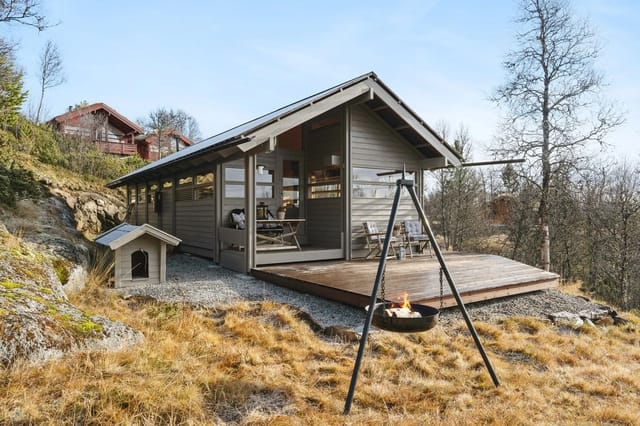 Terrace flooring in impregnated wood provides a solid outdoor area for relaxation.