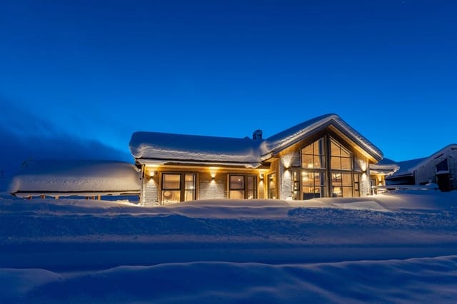 The cabin was built in 2022 and features consistently high standards and beautiful solutions.