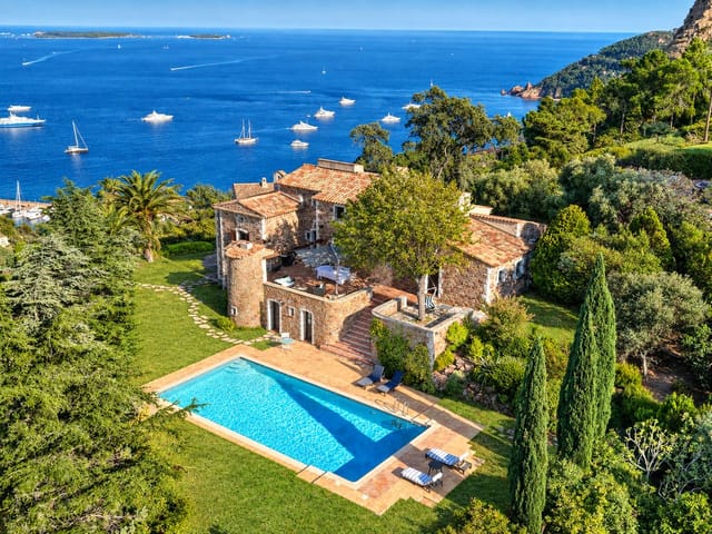 Panoramic sea and Estérel view from the villa