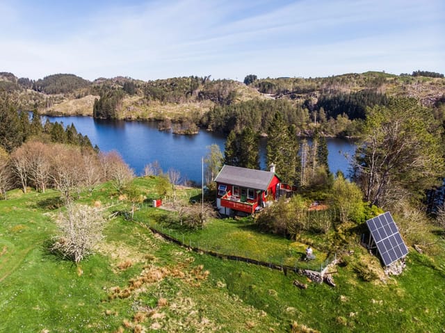 Welcome to Ulvatn 44 – your own oasis on Radøy