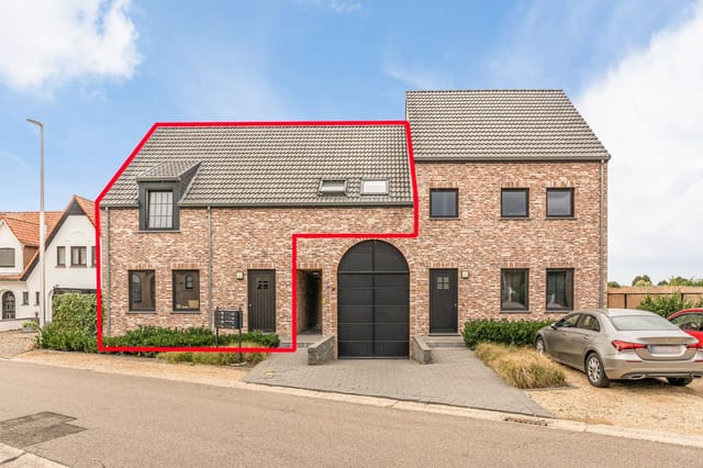 Front view of Omstraat 29/1