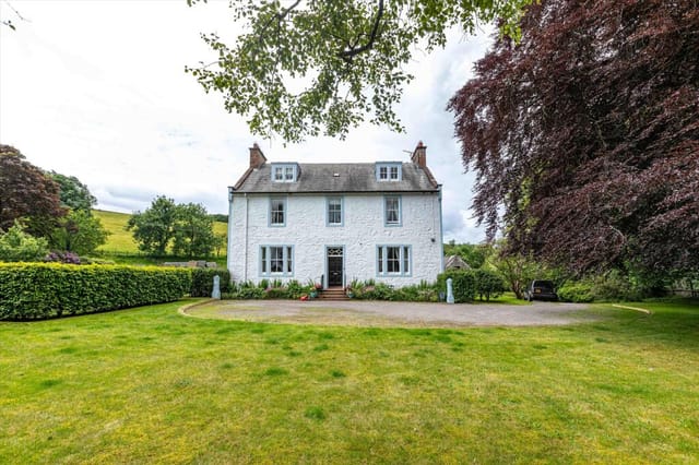Front view of Irongray Manse