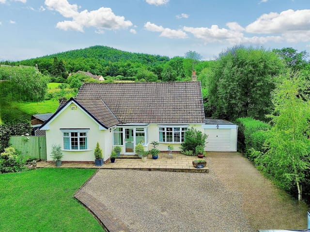 Front view of Green Croft