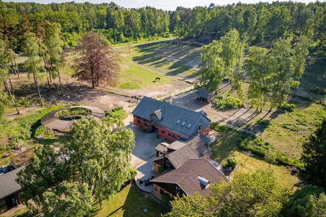 11 room Farmhouse on Herrebergavägen 22-14 Sjöbo municipality