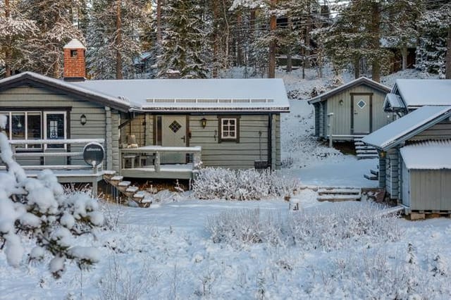 Cottage exterior view