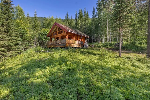 Welcome to Målselv and Øverbygd - charming log cabin with secluded location.