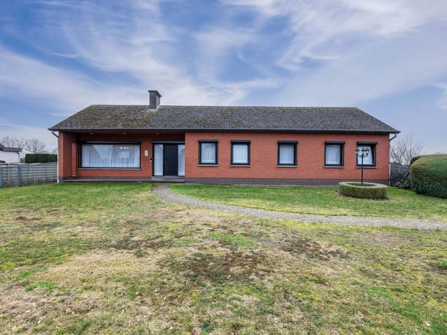 Front view of Dornernieuwstraat 50, Maaseik