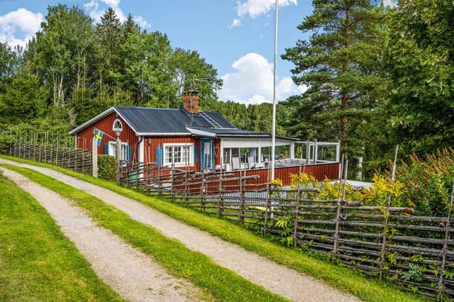 Exterior view of the house and garden