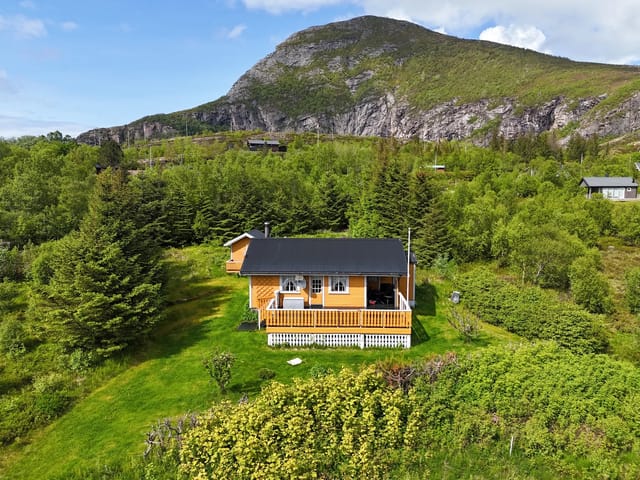 Welcome to Hornneset 10 - A beautiful leisure property with boathouse at Reipå, Meløy municipality.