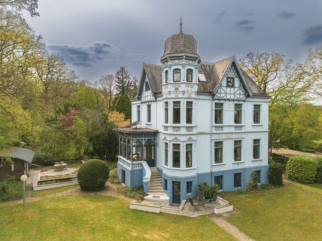 Front view of Lehmkuhle 2