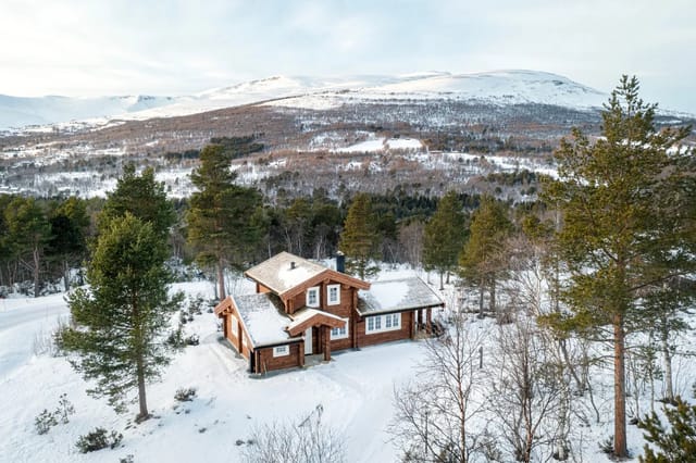 Per Hårstad v/EiendomsMegler 1 har gleden av å presentere Gjetbergsvegen 43!