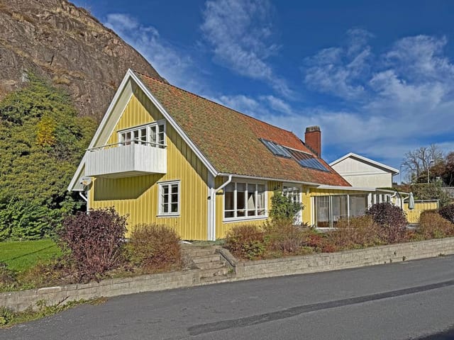 Front view of the villa