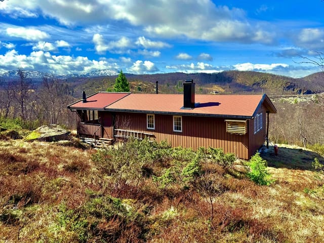 EiendomsMegler 1 v/Guro Borsodi Bakka presents Frøystaulvegen 14!