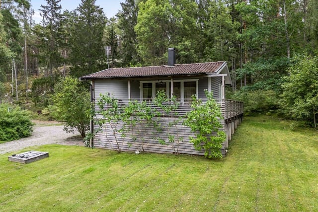Exterior view of Hermelinvägen 9