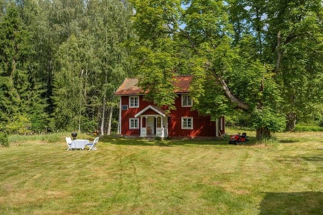 50 m² holiday home on Algrenamarken 1:30 Askersunds kommun - image 1