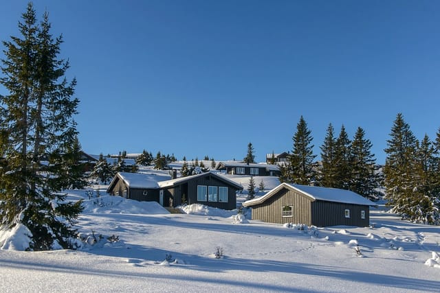 Welcome to Sjusjøen-Pihl 677! Very inviting cabin with annex in incredibly beautiful surroundings.