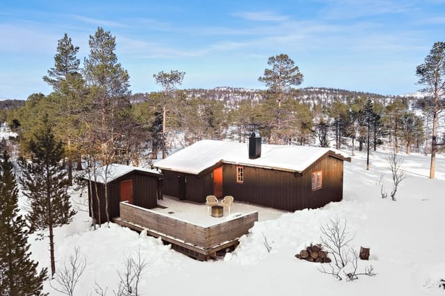 Welcome to Furusjøen 96 - A beautiful cabin with electricity and potential for water supply.