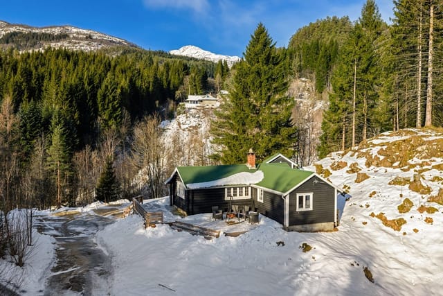 Welcome to Sandvikdalen! Presented by Eiendomsmegler 1 v/Tonje Krakk. Photo: Vestbris