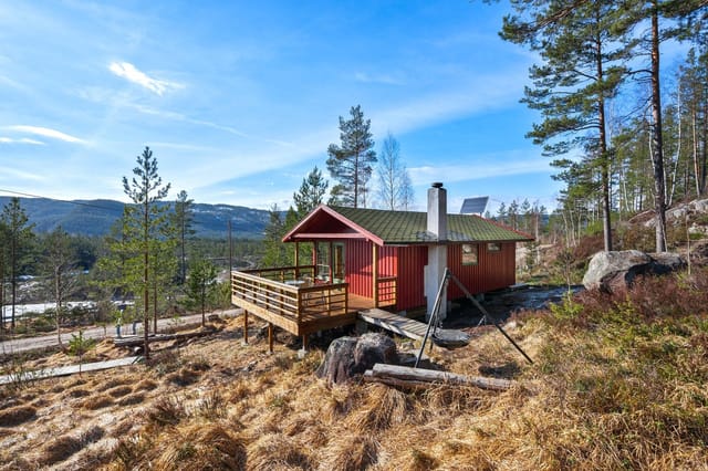 Welcome to a cozy cabin on a privately owned plot in scenic surroundings with forest and hiking trails nearby