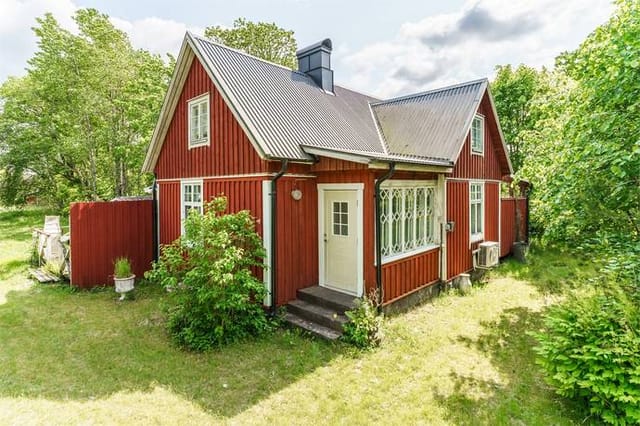 Exterior view of the house and garden