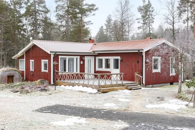 72 m² Winterized holiday home at Lindersvik 17 Lindersvik Östhammars kommun