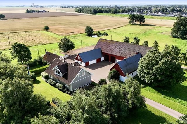 7-room Farm without Agriculture on Errarps Byaväg 60