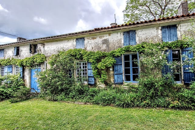 View of the property from the front