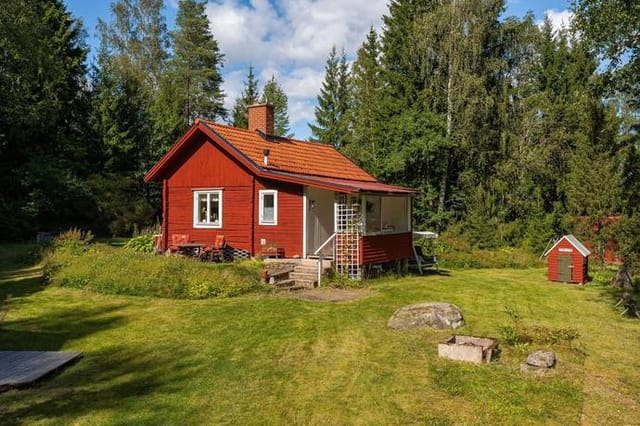 Front view of the timber cottage